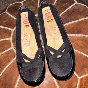 Earth Spirit Women's Black Flats with Glossy Finish